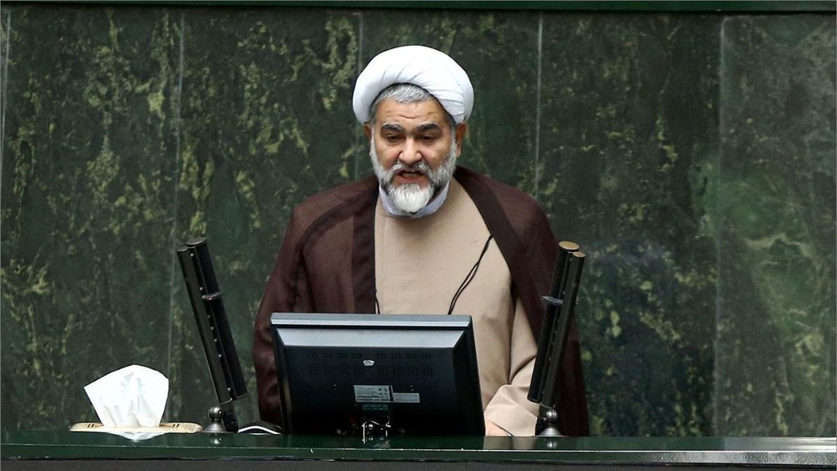 وزیری که میگوید تحت امر رئیسجمهور تخلف کرده، زندان میرود تا آدم شود