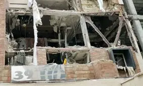 ۱۲ مصدوم حادثه انفجار گاز در اهواز از زیرآوار خارج شدند