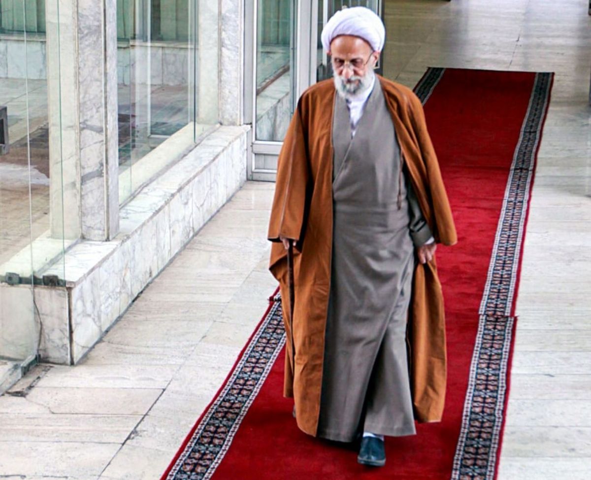 آیت الله مصباح یزدی درگذشت / چهرهای که شهره به حمایت از احمدینژاد بود اما منتقد او شد