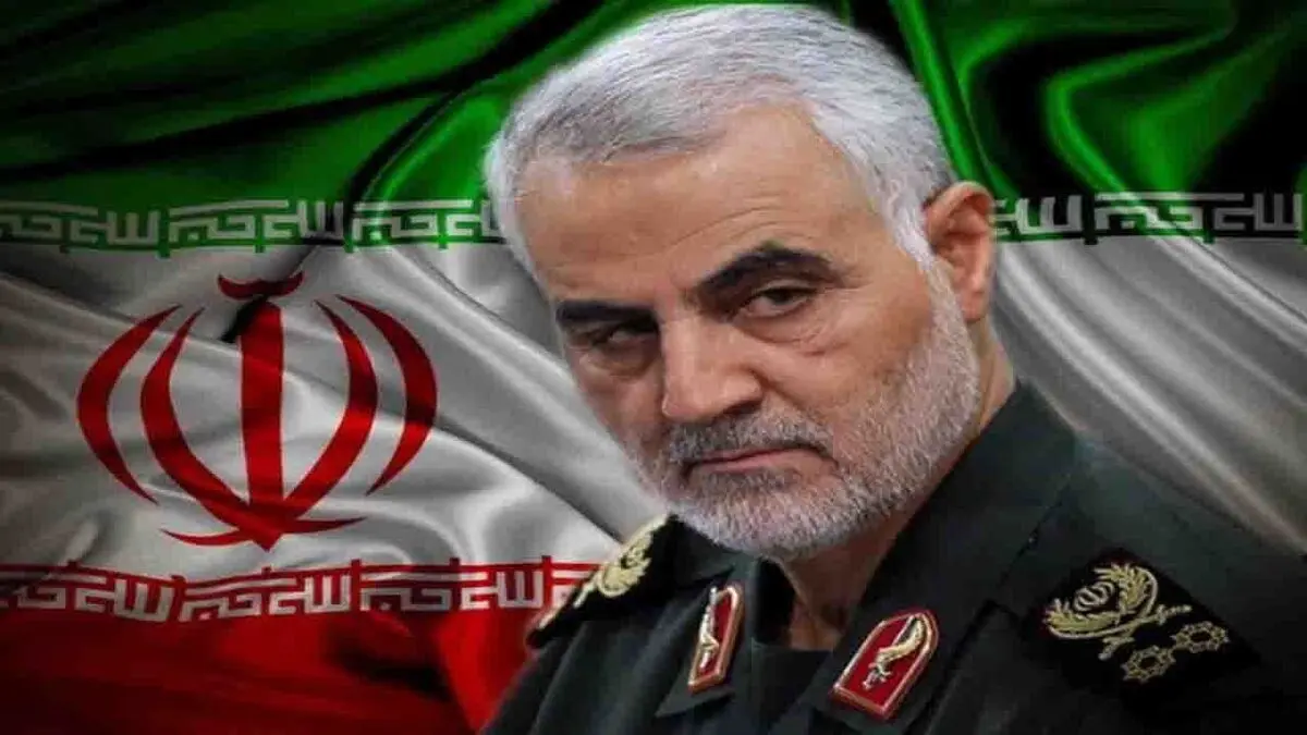 تصاویری دیده نشده از آخرین حضور سردار سلیمانی در دفتر کارش سه روز قبل از شهادت/ ویدئو