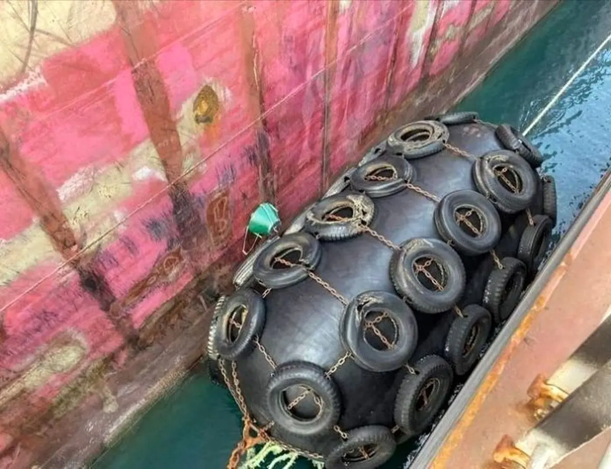 روایت منابع رسمی عراق از کشتی عراقی متصل به مین: کشتی از جایی نمی آمده بلکه در آنجا بوده