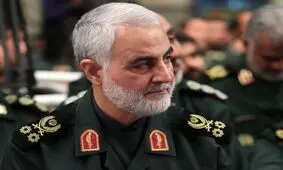 سردار سلیمانی توانست فقط در یک جلسه پوتین را برای مقابله با داعش مجاب کند/ در مکتب حاج قاسم سازش و تسلیم معنا ندارد/ سلاح مقاومت از "سنگ" به "موشک" تغییر کرده است/ حاج قاسم نظریه "پایان تاریخ" را باطل کرد