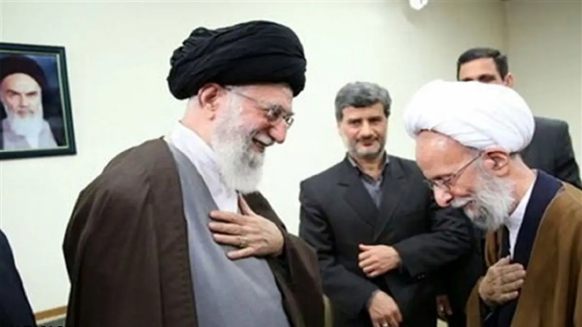 تصویری ویژه از آیت‌الله مصباح یزدی در کنار رهبر انقلاب