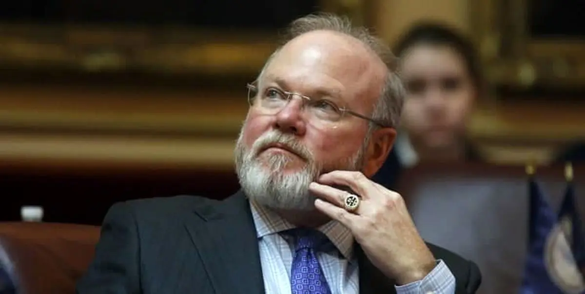 مرگ سناتور ویرجینیا بر اثر ابتلا به کرونا