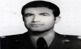 کدام فرمانده ارتش با یک گردان در برابر ۱۲ گردان کماندوی بعثی ایستاد؟