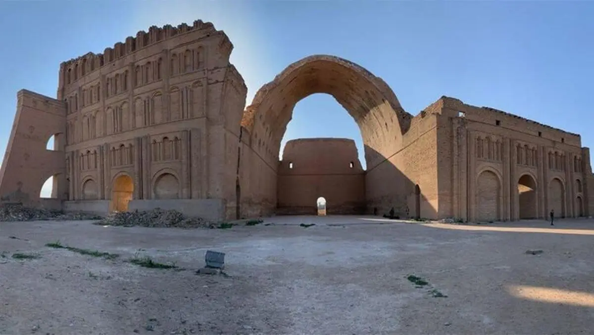 همزمان با آغاز سال ۲۰۲۱، طاق کسری فرو ریخت