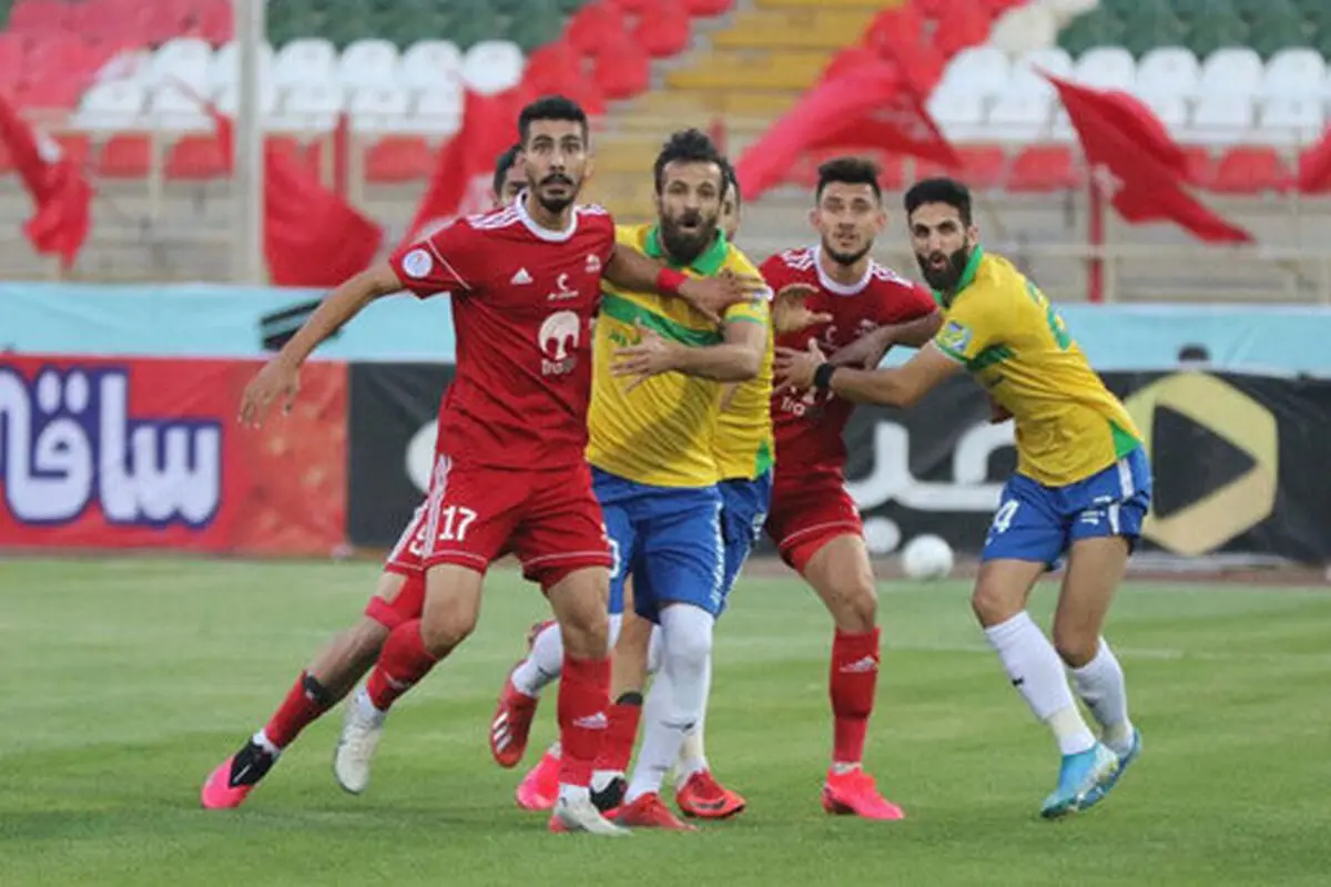مهاجم جنجالی در تمرینات گل‌گهر حاضر شد