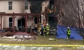 لحظه برخورد مرگبار هواپیما با یک منزل مسکونی/ ویدئو