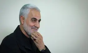 خودداری حاج قاسم سلیمانی از نشستن روی صندلی مجلل/ ویدئو
