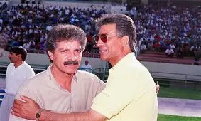 ناصر حجازی در کنار پدر و مادرش/ عکس