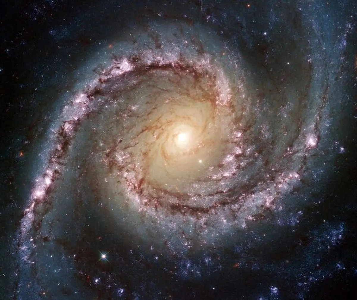 کهکشانی که خانه یک سیاه‌چاله بسیار بزرگ است