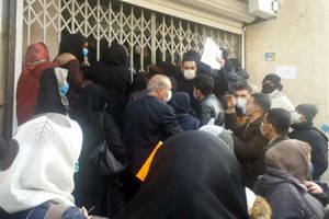 تجمع مردم مقابل فرمانداری تهران/ اختلال در سایت صدور مجوز تردد بین شهری