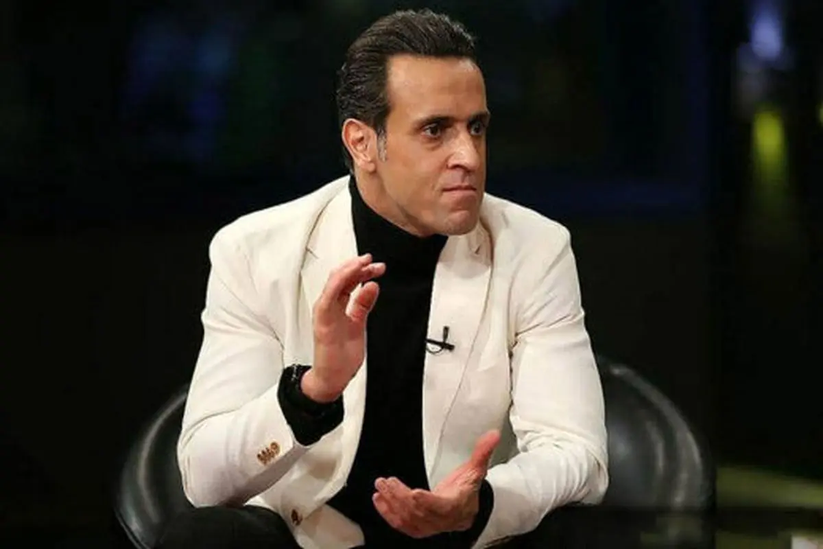 علی کریمی وارد فدراسیون فوتبال شد