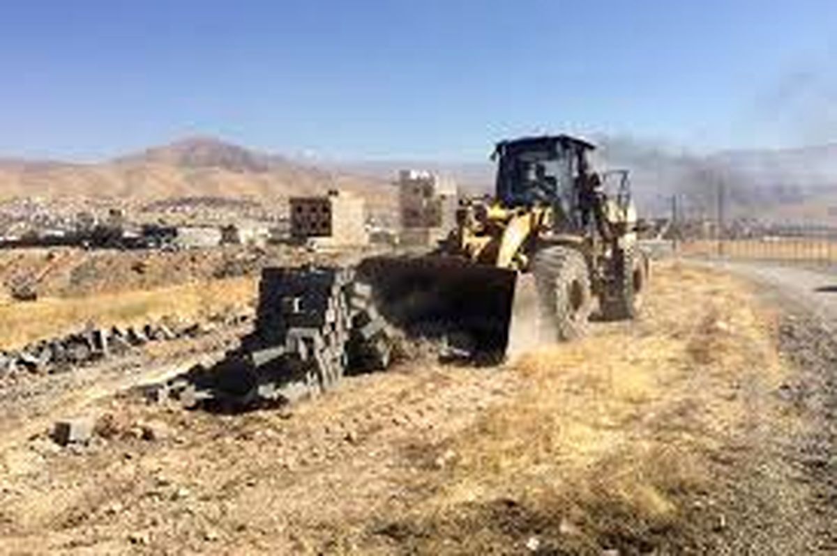 کشف زمین‌خواری ۲۰ میلیاردی در زنجان