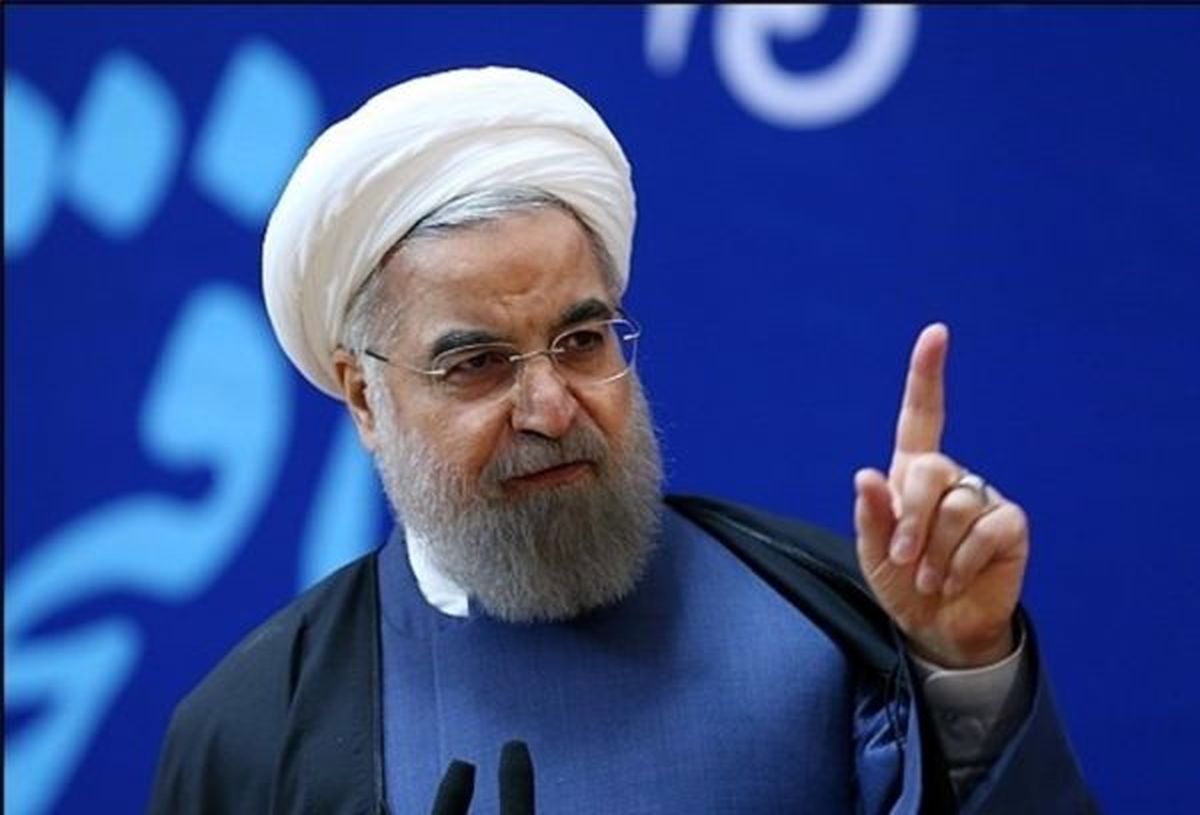 کنایههای روحانی در همایش قوه قضائیه و پاسخ لاریجانی + فیلم