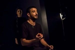 نخستین رپ‌خوان مرد ایران روی صحنه تئاتر
