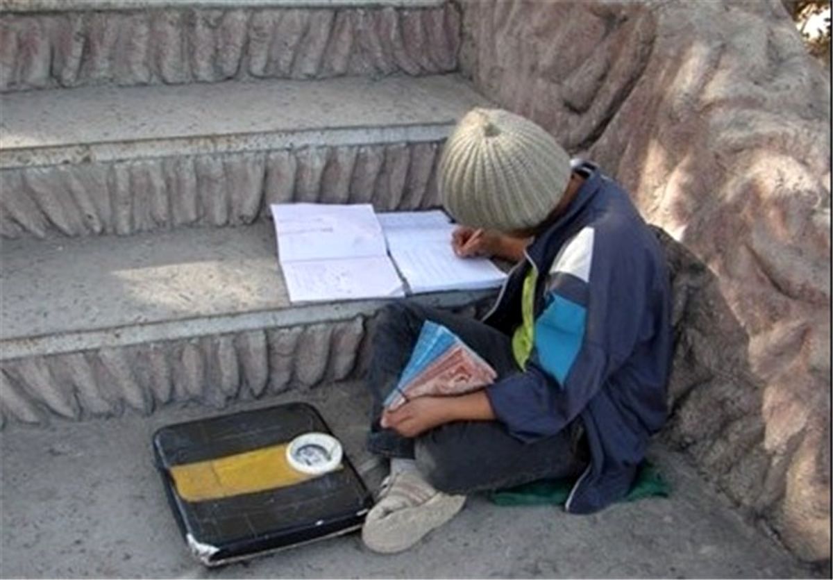 اشتغال بسیاری از کودکان کار در خانهها/ اغلب کودکان به کار خانگی وفرشبافی مشغول هستند