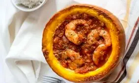 طرز تهیه خورشت میگو در کدو حلوایی برزیلی