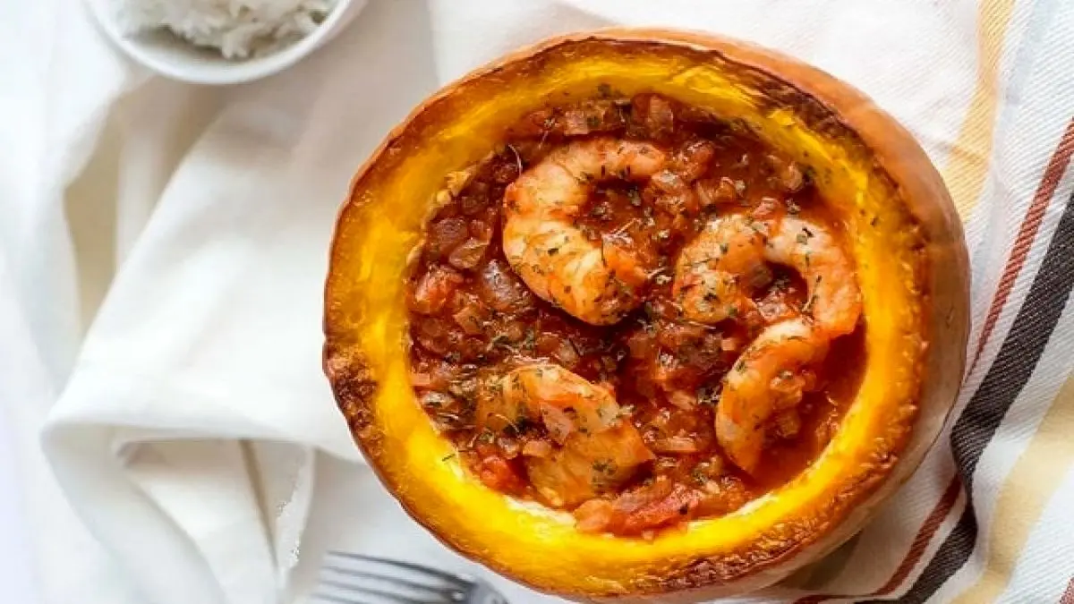 طرز تهیه خورشت میگو در کدو حلوایی برزیلی