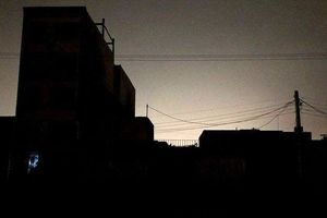 کلاس های آنلاین بدون برق! / برق تهران بخاطر مازوت قطع شد اما کلاس های آنلاین برقرار است!؟