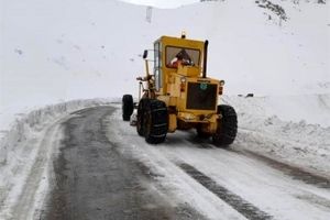 بارش شدید برف راه دسترسی و برق ۵۰ روستای بخش ذلقی الیگودرز را قطع کرد