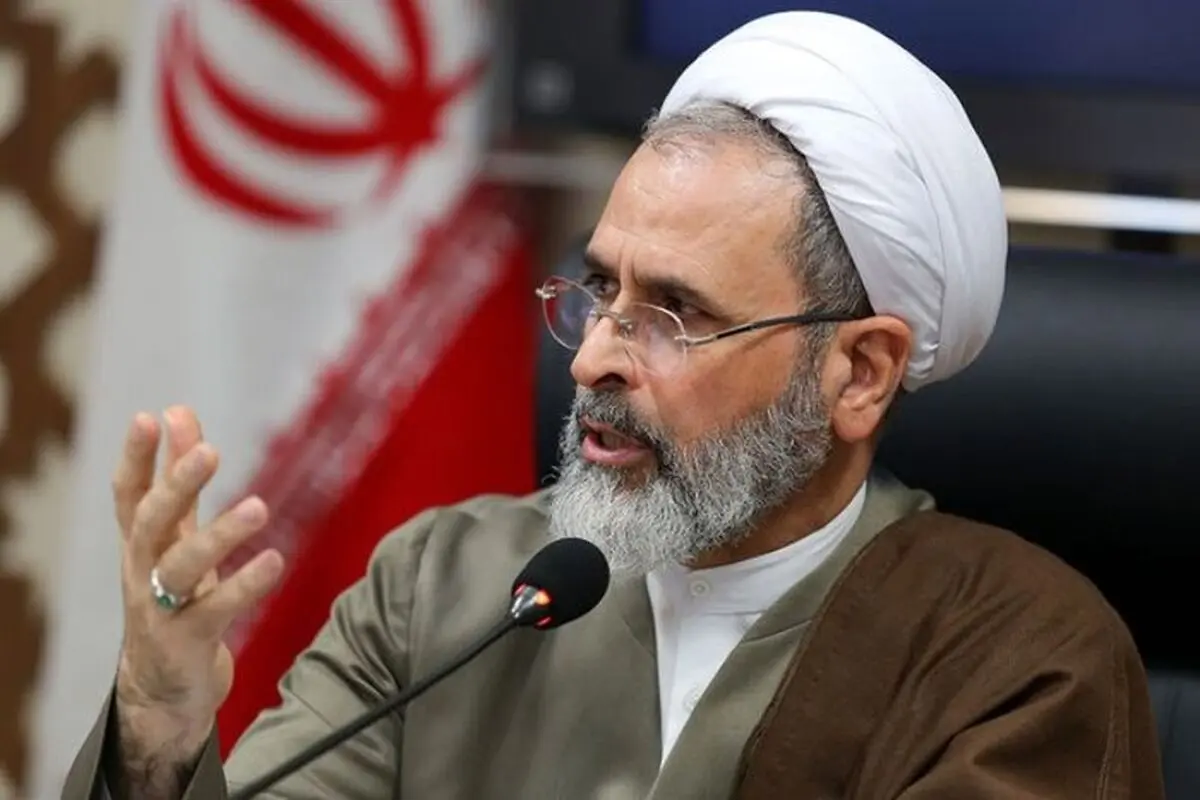 واکنش تند خطیب جمعه قم به اظهارات سخنگوی ستاد ملی کرونا: اگر دوبار عذرخواهی نشده بود، امروز به گونه دیگری سخن می‌گفتیم
