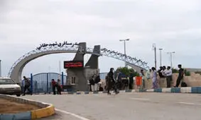 تعطیلی بندر شهید حقانی بندرعباس به علت شرایط نامساعد جوی