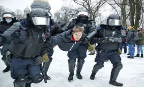 اعتراض سراسری در روسیه به بازداشت ناوالنی/ بازداشت ۱۰۰۰ منتقد و مخالف پوتین/ عکس