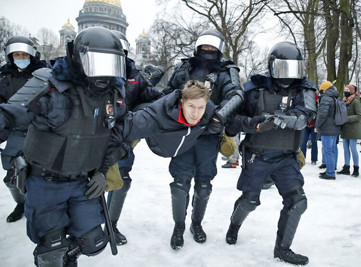 اعتراض سراسری در روسیه به بازداشت ناوالنی/ بازداشت ۱۰۰۰ منتقد و مخالف پوتین/ عکس
