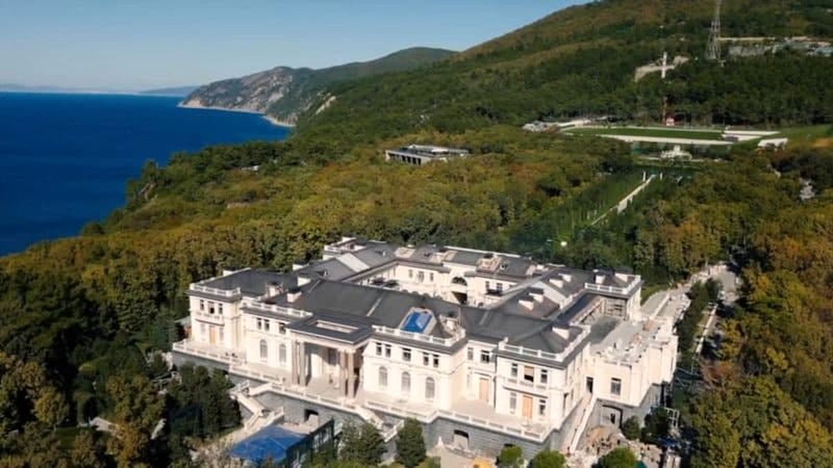 پوتین قصر چند میلیون دلاری دارد؟