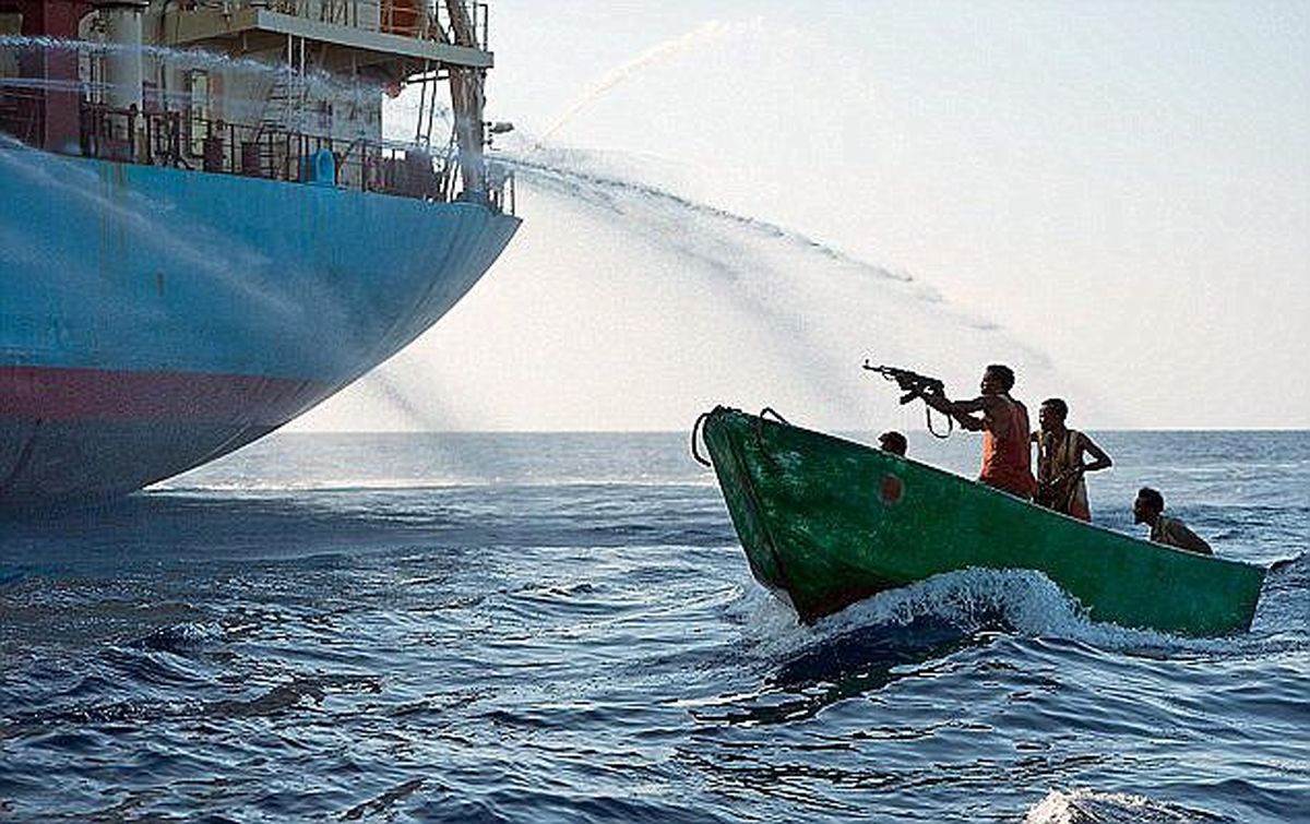 ۲ سرنشین کشتی ترکیه ای در سواحل نیجریه کشته و ۱۵ تن ربوده شدند