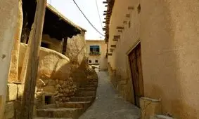 خانه‌هایی که به باد بند است