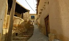 خانه‌هایی که به باد بند است
