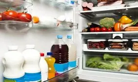 چه مواد غذایی نباید در ظروف پلاستیکی نگهداری شوند؟