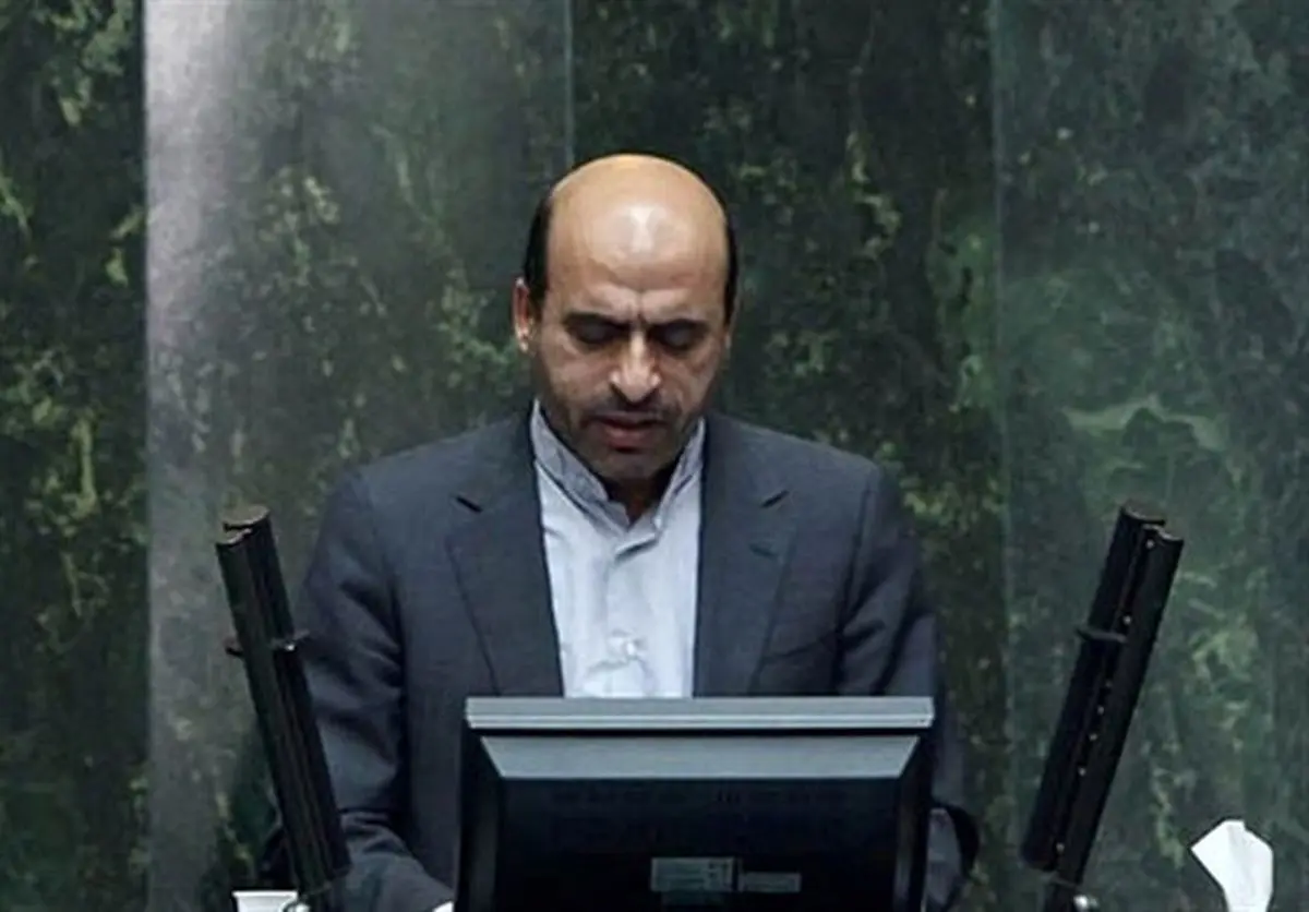 گفتار و رفتار دولتمردان آمریکایی متناقض است