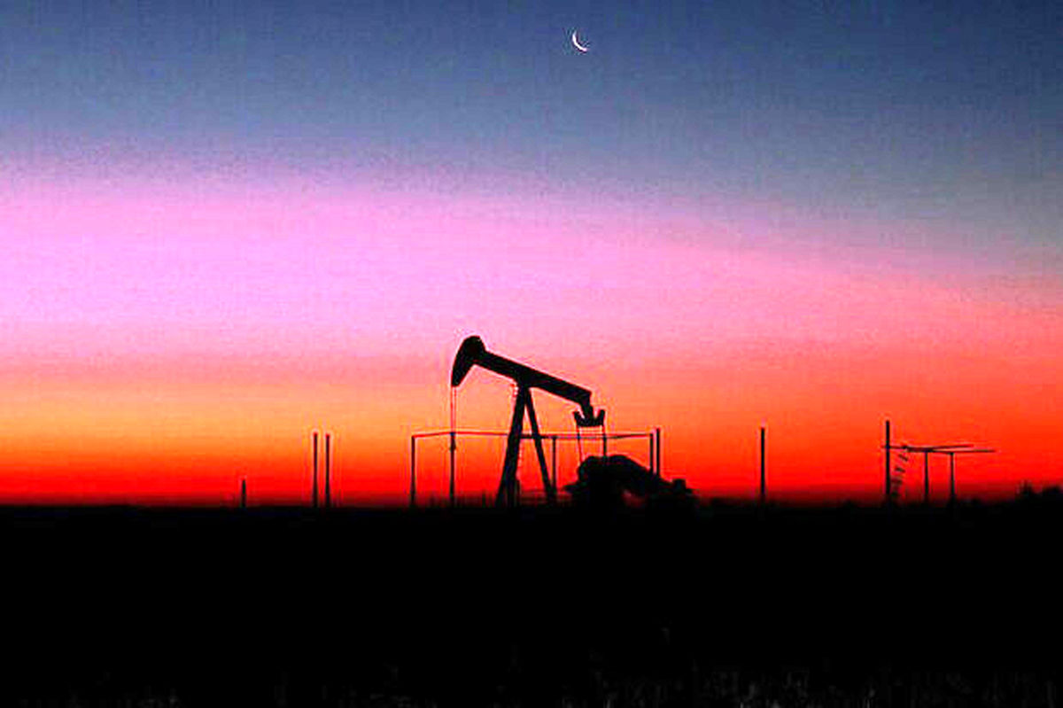 قیمت نفت خام با گسترش محدودیت‌های قرنطینه‌ای افت کرد