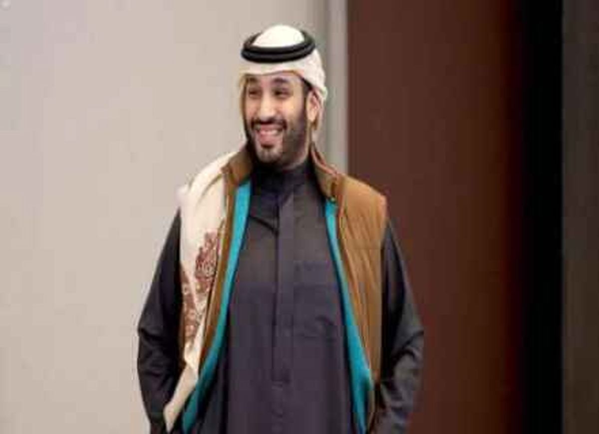 این‌بار شال و ژاکت ولیعهد عربستان در شبکه‌های اجتماعی سروصدا کرد