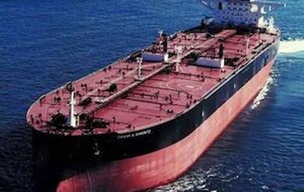 ارتباط توقیف نفتکش ایرانی در اندونزی با شناور کرهای باید مشخص شود