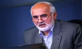 کاسبان با غسل روحانیون برای خود کرامت می‌تراشند/ پارکینسون روی عقل تاثیر نمی‌گذارد