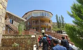 فعالیت ۱۴تور غیرمجاز گردشگری در استان مرکزی متوقف شد
