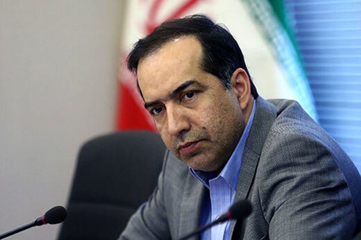 دکتر حسین انتظامی به سوگ پدر نشست