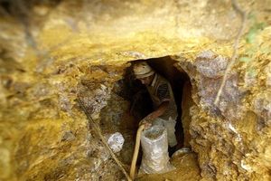 صدور گواهی کشف بزرگ‌ترین معدن طلای ایران در سیستان و بلوچستان‌