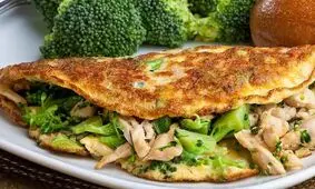 طرز تهیه املت مرغ و کلم بروکلی