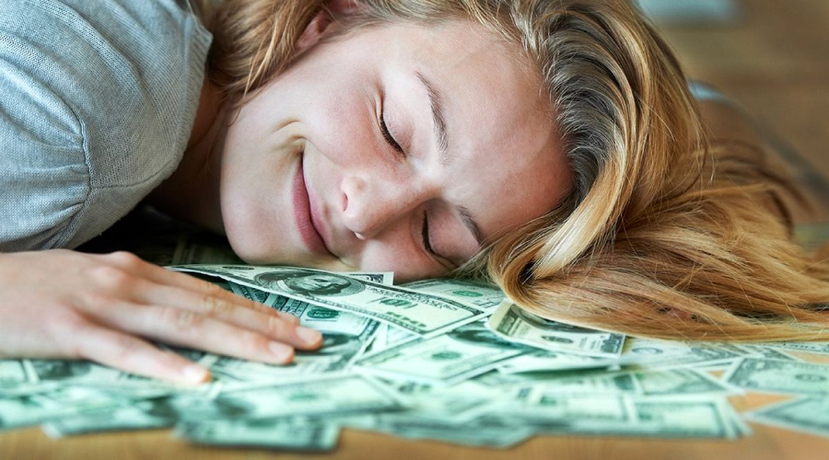 شادی را با پول میتوان خرید؟ دانشمندان پاسخ میدهند