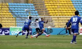 شکست یک نیمه‌ای استقلال مقابل نفت مسجد سلیمان با گل به خودی حسینی