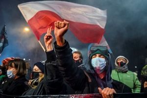 در لهستان چه می‌گذرد؟/ سومین شب اعتراضات پس از اعمال قانون ممنوعیت سقط جنین