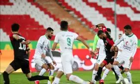 پرسپولیس با ۲ گلِ مردود پیروز شد/ داور سر ماشین سازی را بُرید