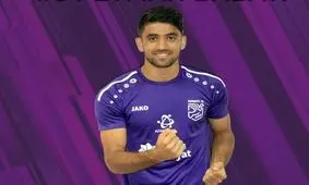 بازیکن ماشین‌سازی و اصرار به آفساید بودن گل پرسپولیس/ عکس