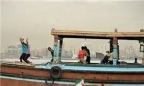 توقیف یک فروند لنج عربستانی در آب‌های ایران/ تحقیقات از 4 خدمه شناور ادامه دارد