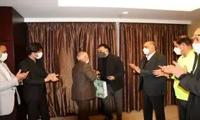 پاک کردن خاطره تلخ یک حمله گروهی/ عکس